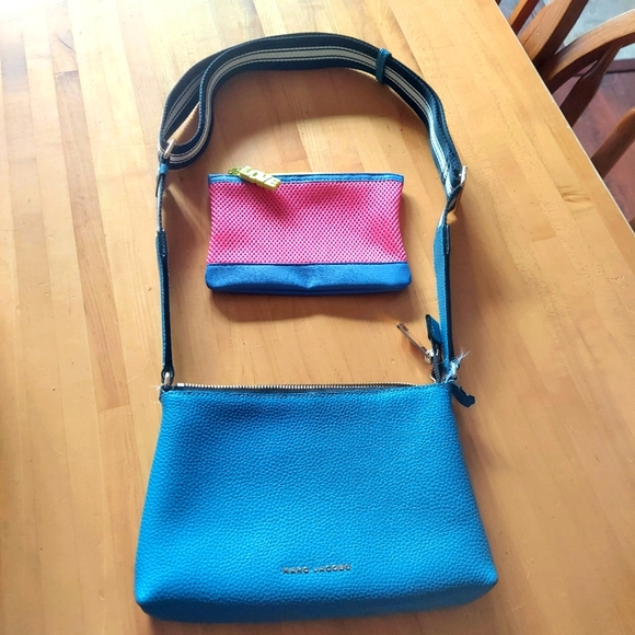 Marc Jacobs Handbags - MARC JACOBS Crossbody Bag & Pouch